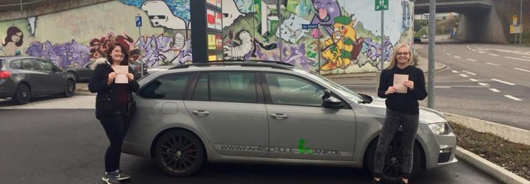 Die Glückwünsche gehen an die Nathalie und die Antonia.